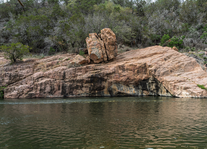 Devils Waterhole deep swimming pool in Inks Lake State park