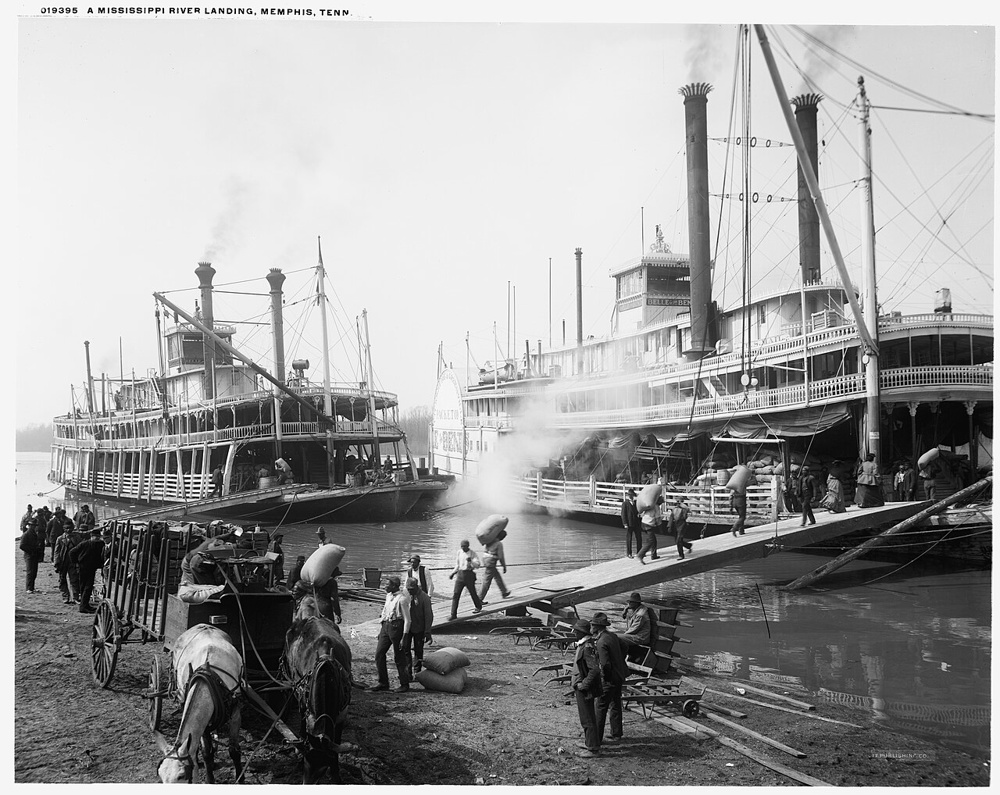 Mississippi Riverboats at Memphis, Tennessee (1906)